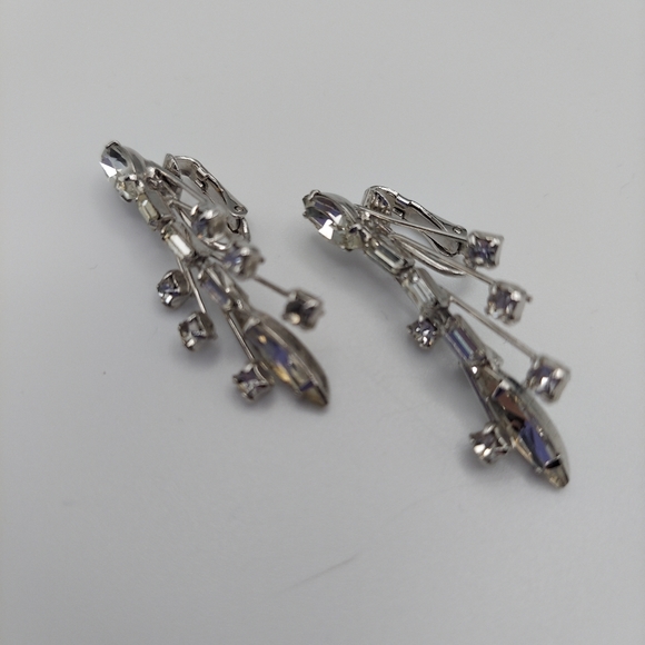 Vintage Clear Rhinestones Clip On Dangle Earrings 1.75". - Picture 12 of 13